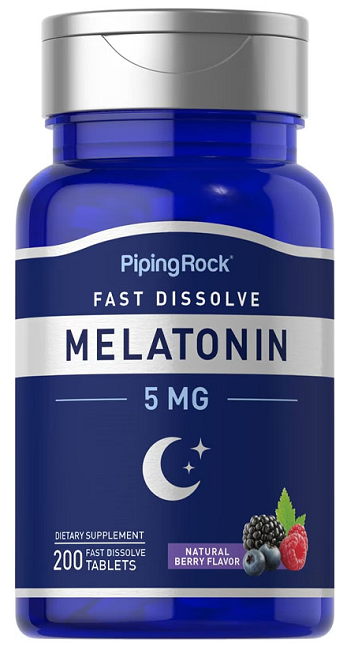 Une bouteille de PipingRock Melatonin 5 mg 200 Fast Dissolve Tablets arôme baies.