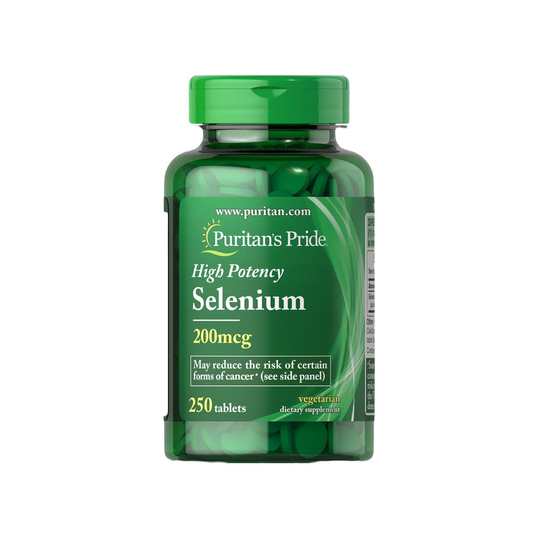 Un flacon de Puritan's Pride pink high potency Selenium 200 mcg 250 tablets supplement for immune system health.
